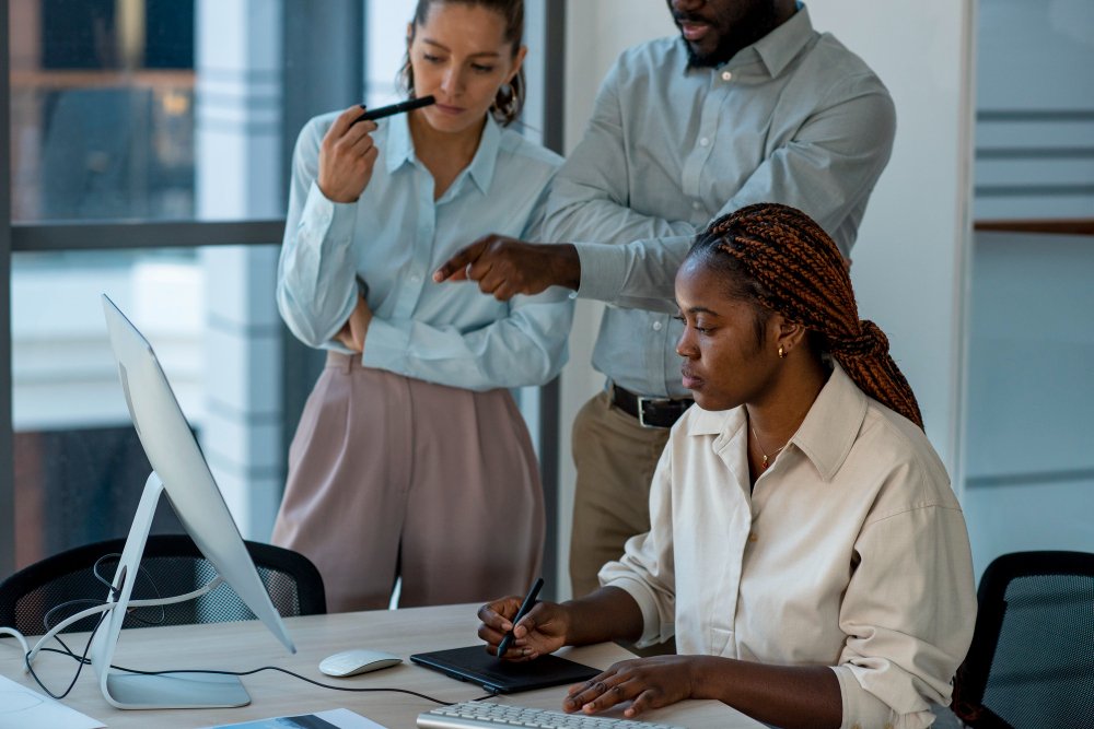 In this guide, we will break down how digital marketing actually works in Nigeria. You will learn how to set clear goals, identify the right customers, choose the right platforms, create content that converts, run ads wisely, use local SEO to attract nearby customers, track results, and avoid common mistakes that cost small businesses money.