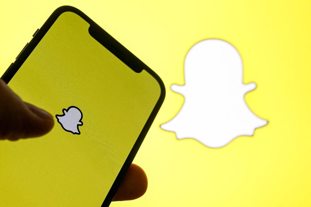 Snap, the company behind Snapchat, has announced that it is cutting about 1,000 jobs. This is around 16 percent of its global workforce. The company also closed over 300 open roles as part of the same decision.