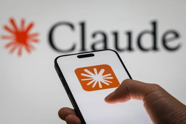 Alibaba has reportedly instructed its employees to stop using Anthropic's AI coding assistant, Claude Code, beginning July 10. Instead, workers have been told to use Alibaba's own AI coding tool, called Qoder.
